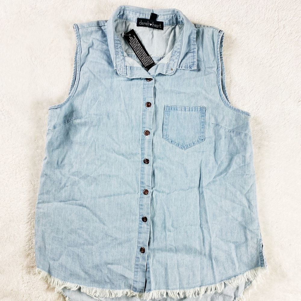 derek heart Denim Style Sleeveless Snap Button Up Collared Top Size Medium NWT